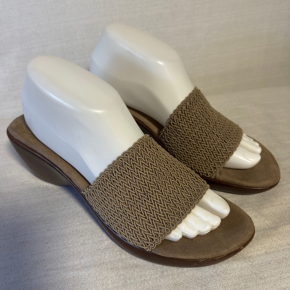 VTG Y2K Mootsies Tootsies Woven Tan Chunky Sandals Sz 8.5-9 EUC